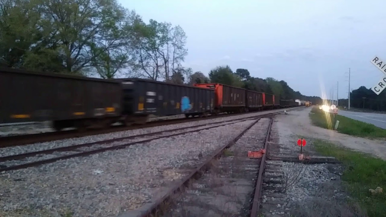NS 192 in a hurry with a Canadian National SD75i