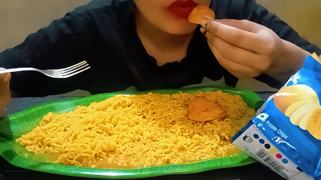 Eating 🔥 and spicy Maggi 🤩😝😘❤️😋🥰🌈🤗 #MUKBANG #ASMR #eatwithRVG 