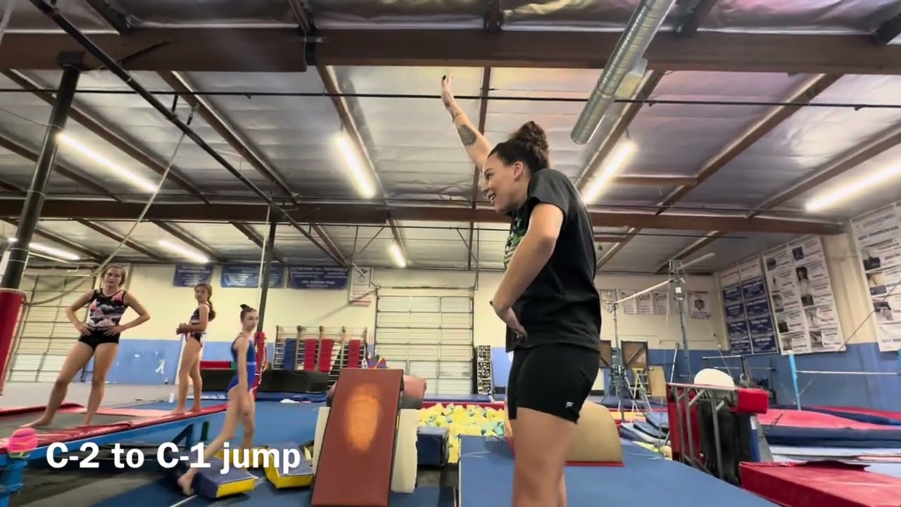 Basic jumps & twists for shapes and body alignment on the tumble track