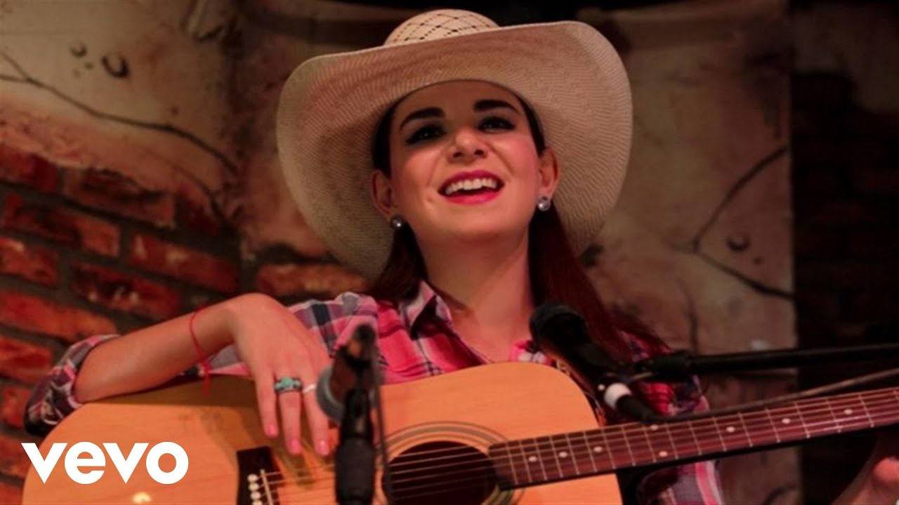 Laura Denisse - En Un Mismo Ser ft. Los Rojos