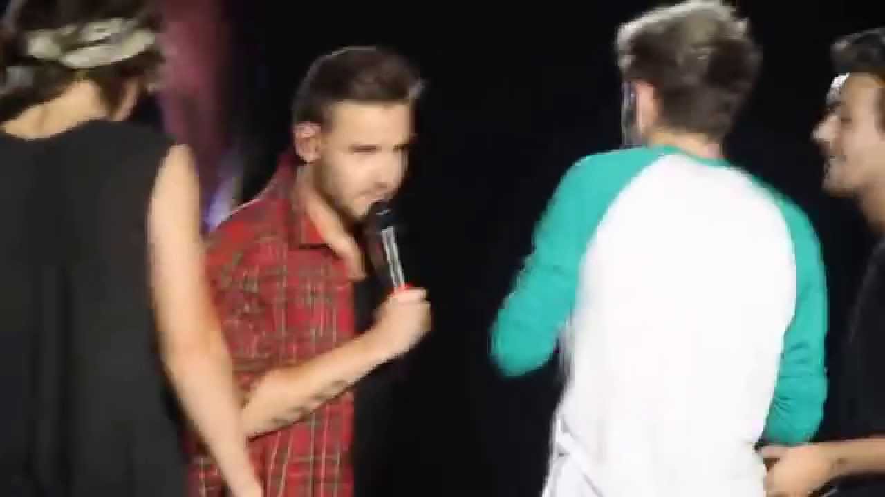 Video Questions pt. 1 @ Where We Are Tour - Buenos Aires, Argentina 3/5