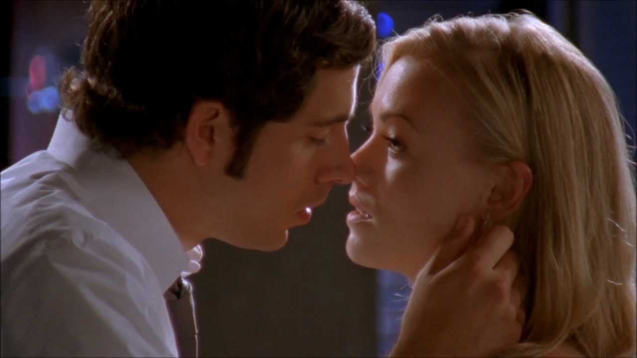 Chuck S02E08 | Chuck and Sarah Kiss [Full HD]