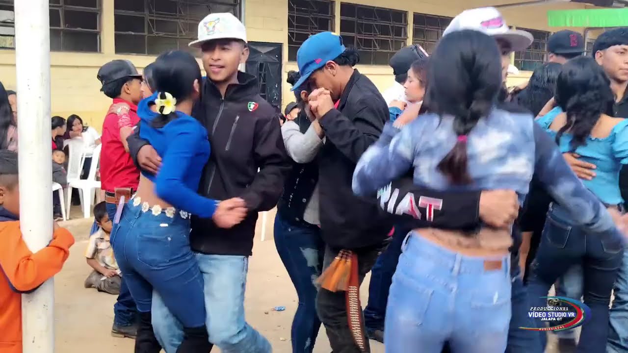 MIRA COMO LO GOSAN LAS CHICAS DE LOS IZOTES JALAPA CON OBSESIÓN MUSICAL 