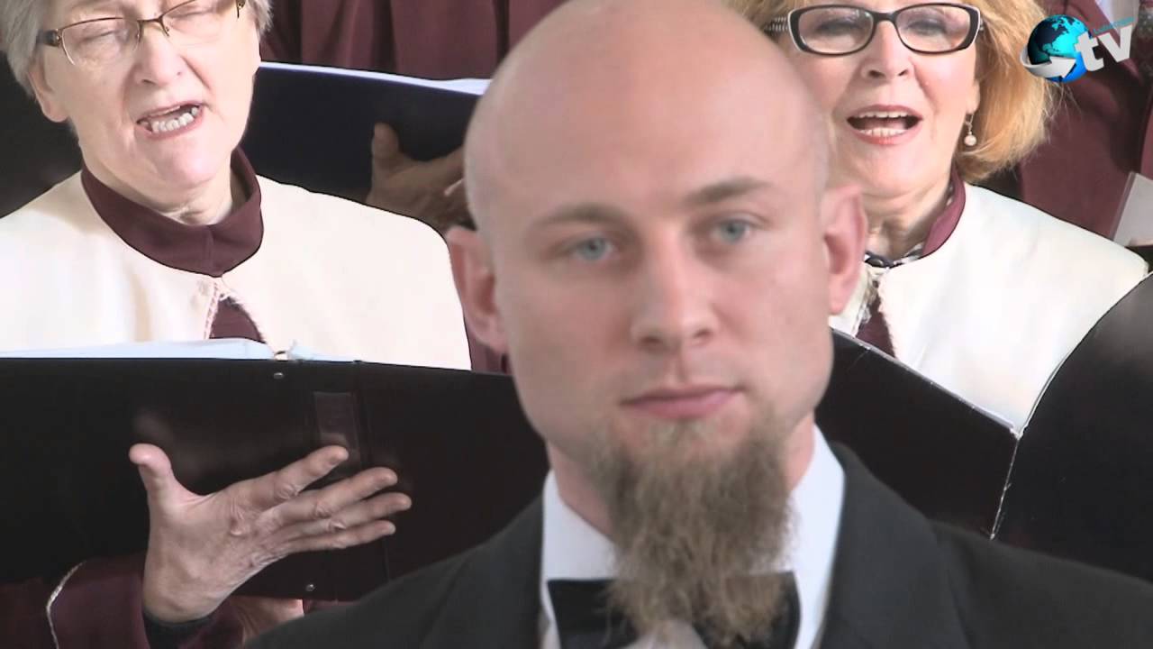 Odpust w parafii św. Karola Boromeusza. Występ ch&oacute;ru 