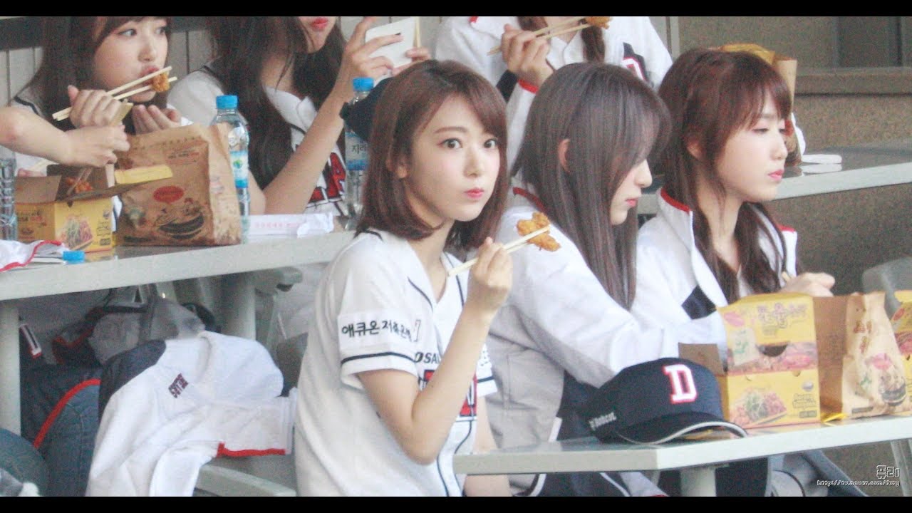 181006 아이즈원(IZ*ONE) 미야와키 사쿠라(宮脇咲良) (2018 KBO 리그)