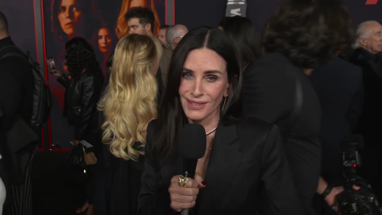 SCREAM 7: Courteney Cox at world premiere | ScreenSlam