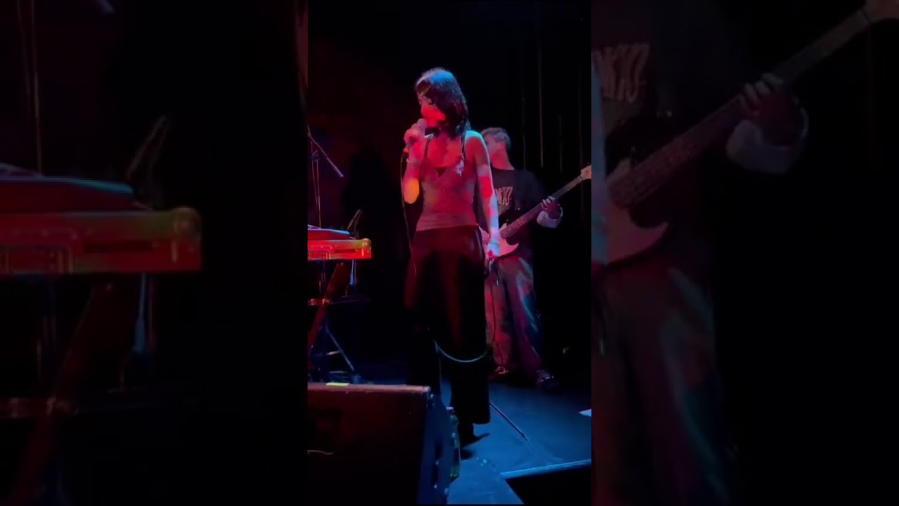 retrograd - testosteron (live @ kv röda, 24. 10. 2025)