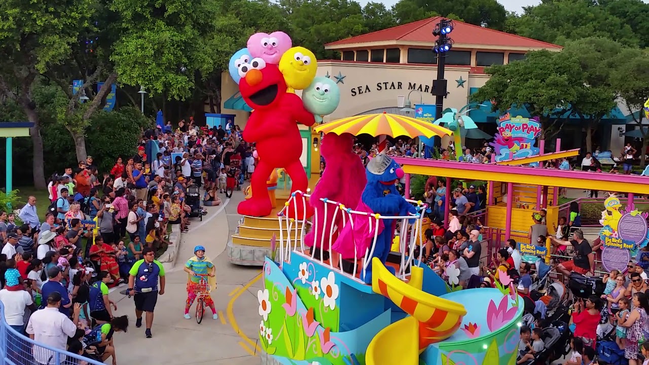 Seaworld  Sesame Street 50th birthday parade