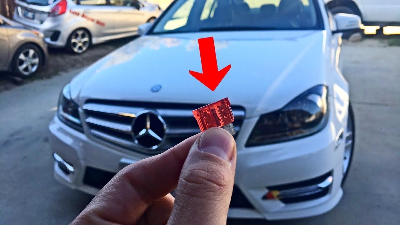 MERCEDES C CLASS W204 does not start. FUEL PUMP FUSE REPLACEMENT LOCATION C250 C300 C350