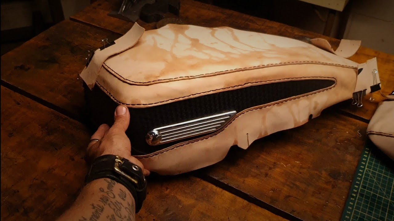 Harley Davidson Road King Saddlebag Restoration / Restauração Alforge Road King.
