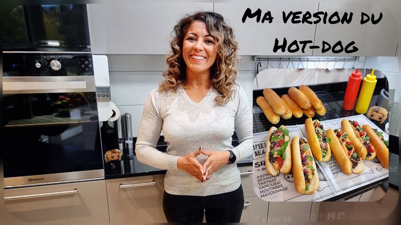 Ma version du Hot dog avec un pain ultra moelleux et un confit d'oignon riche en saveurs