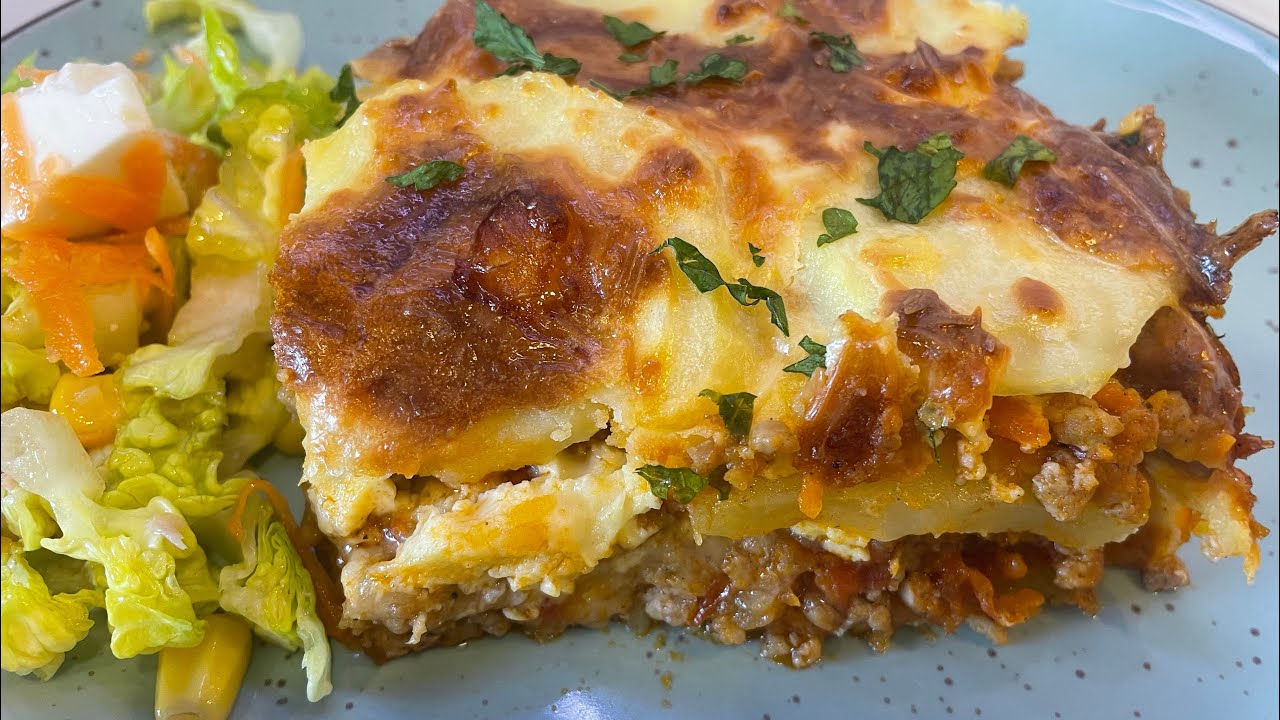 “El Arte de Cocinar Musaka con Carne  Picada y Patatas :Un viaje Gastronómico Inolvidable “