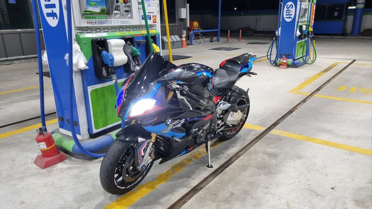 장난없는 풀배기 BMW S1000RR 타고 밤바리🏍️