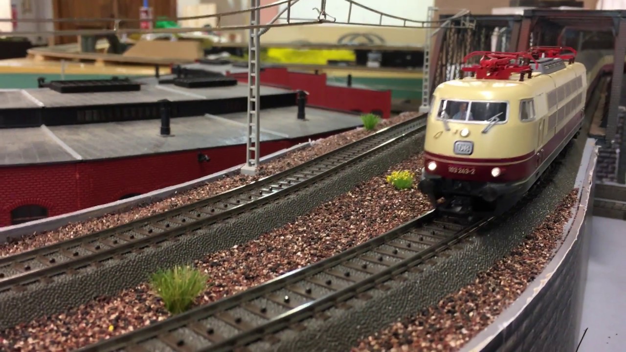 Marklin 39170 Insider BR 103 + 43856 Coaches