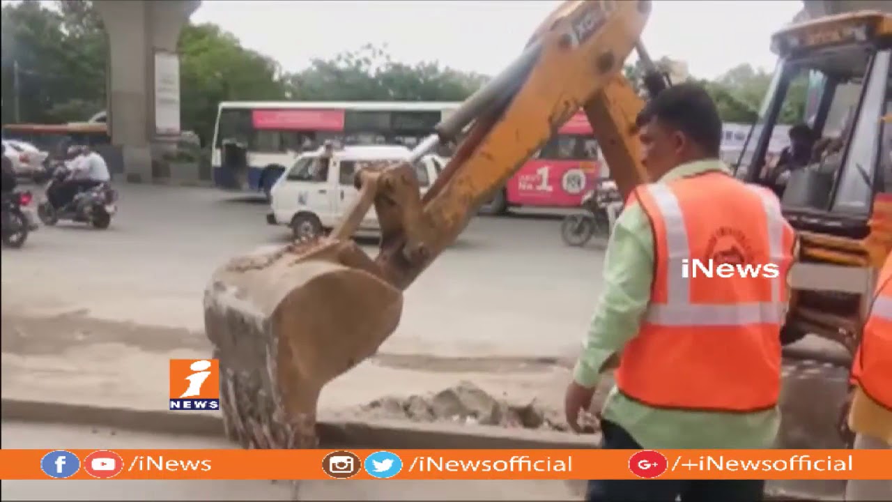 GHMC Footpath Encroachment Demolished By GHMC In Kukatpally | iNews