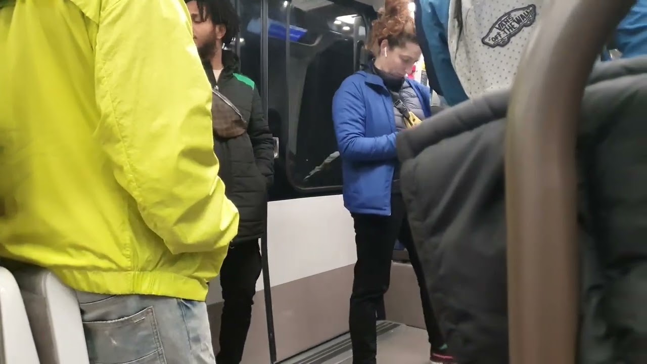 voyage à Bord d'un mp14 de la ligne 4 du métro de châteaux rouge à Paris nord