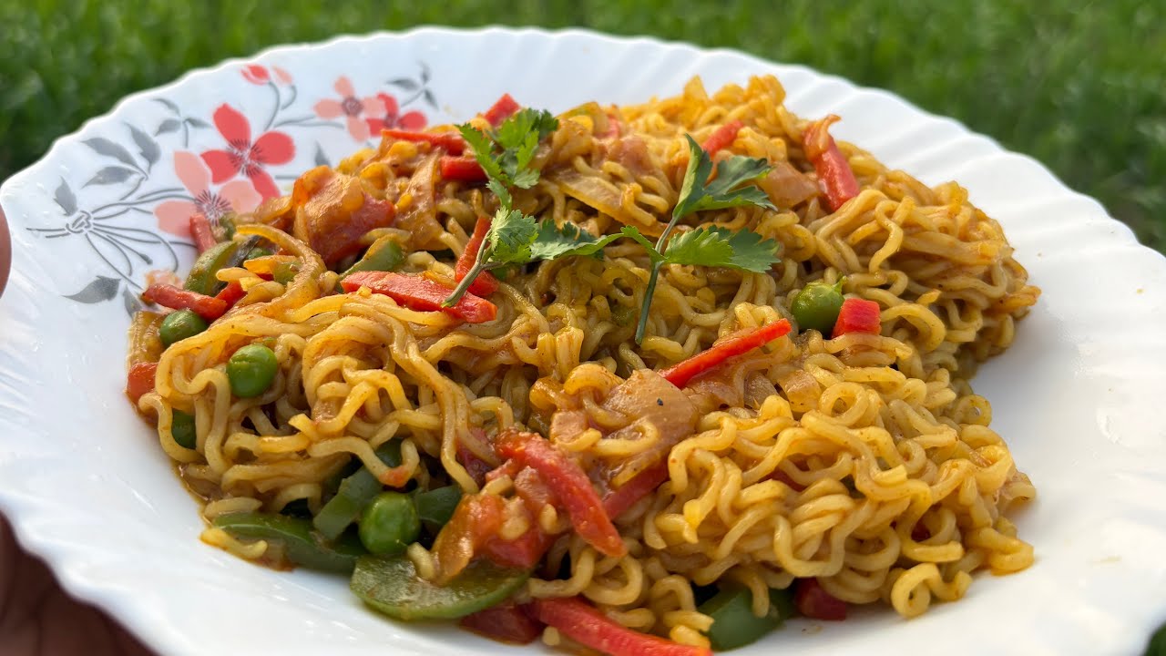 Easy & Tasty Maggi | Maggi Recipe | पहाड़ो वाली मैगी | खेतों में मैगी बनायी | 