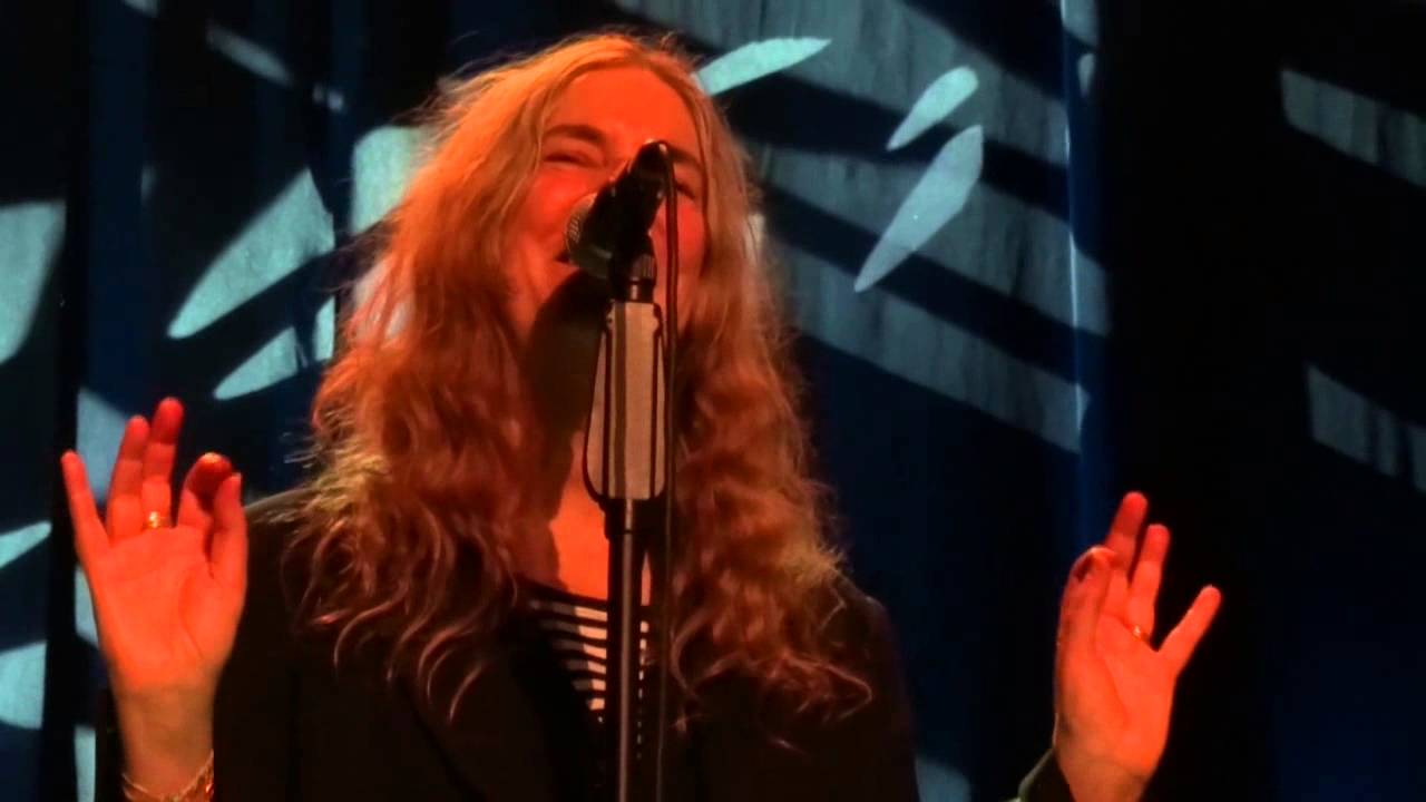 Patti Smith - Beautiful Boy (John Lennon cover) (2014-02-08 - Offenbach)