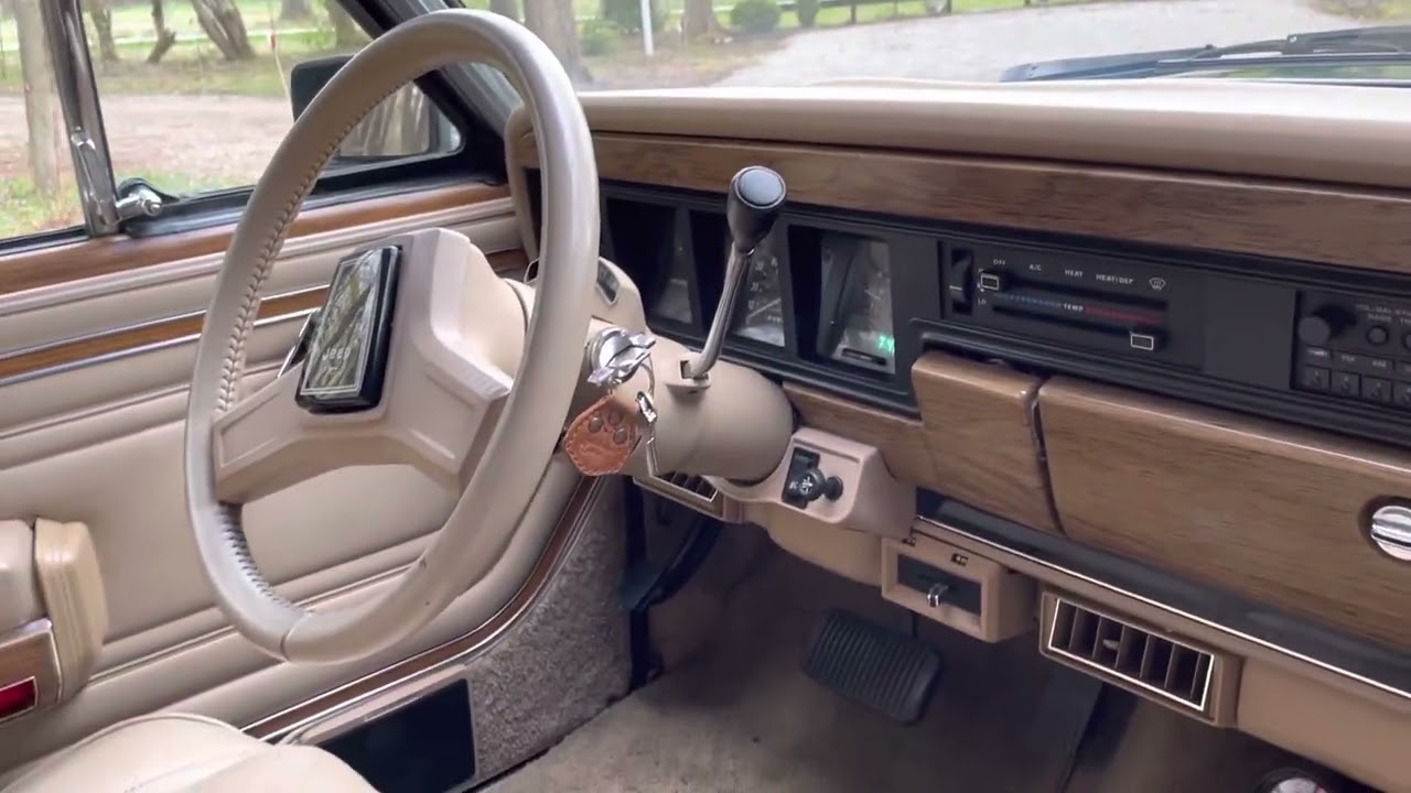 1991 Hunter Green Grand Wagoneer