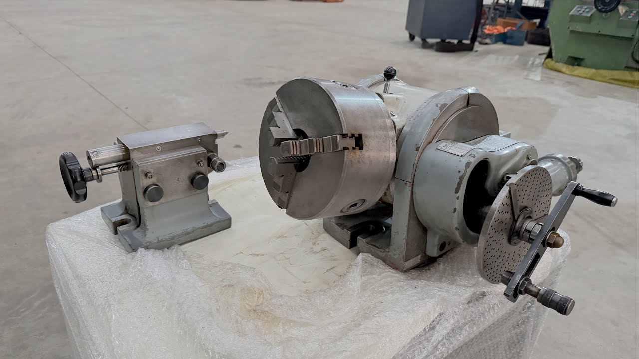 High Precision Universal Dividing Head - Cos-Par (Italy) - with Tail-Stock and Dividing Plates