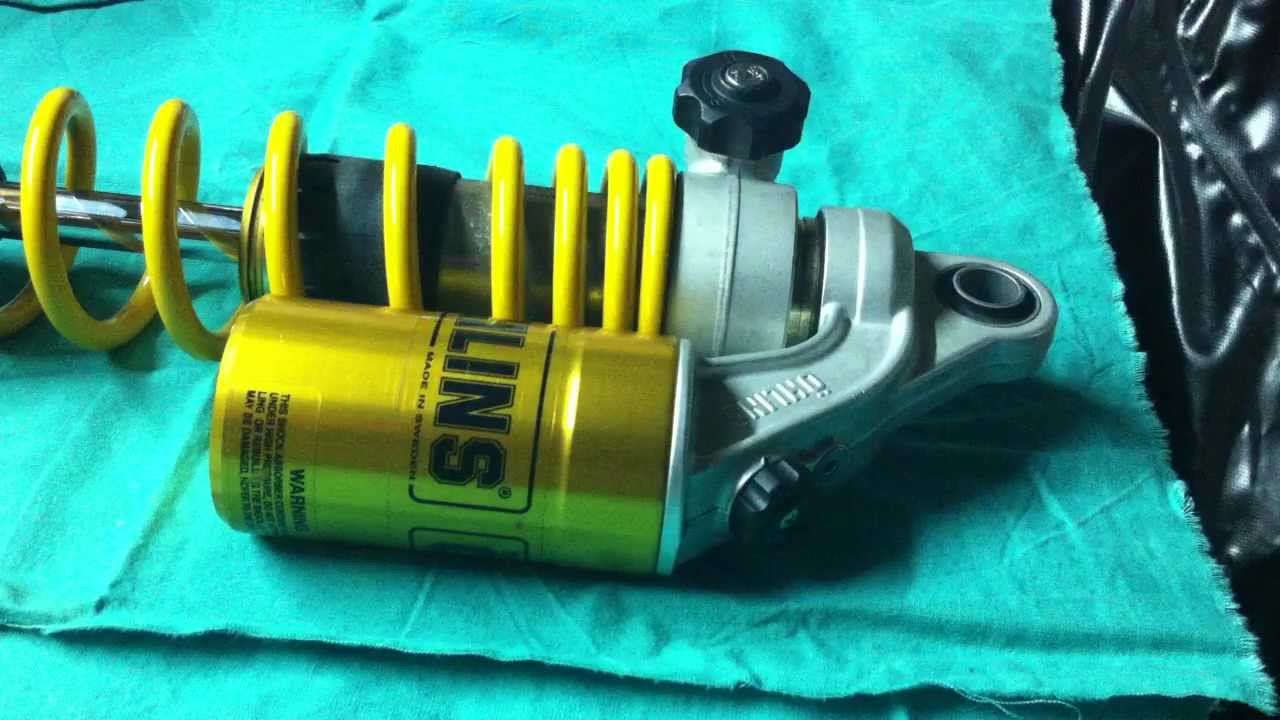 Démontage de ressort d'amortisseur moto (ohlins)
