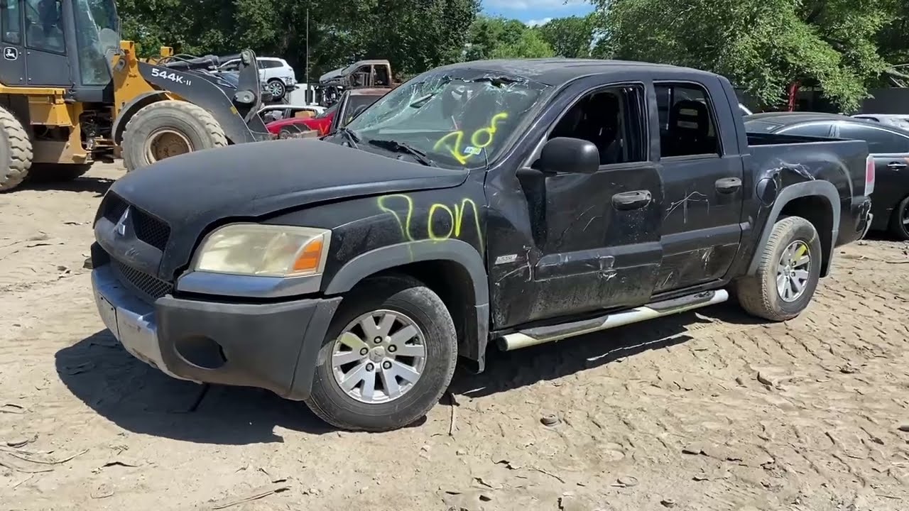 CRUSHING BIG BODY VANS & OBS CHEVY SUBURBAN! Rare 06 MITSUBISHI RAIDER TRUCK CRUSHED FLAT!!