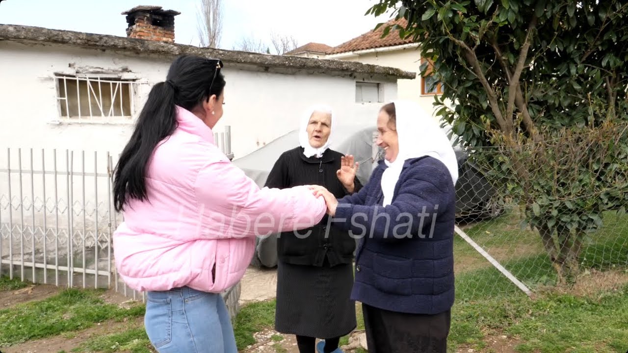 “Mos më qit në TikTok”. A keni parë gjyshe kaq simpatike?