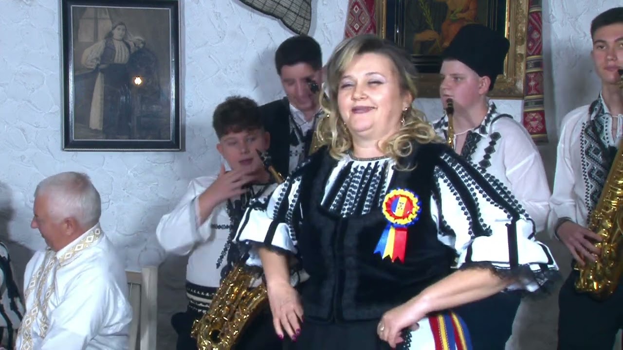 Daniela Lapadat  -  Ce treci bade fluierand  -  Nasul TV ,Inedit TV si Favorit TV