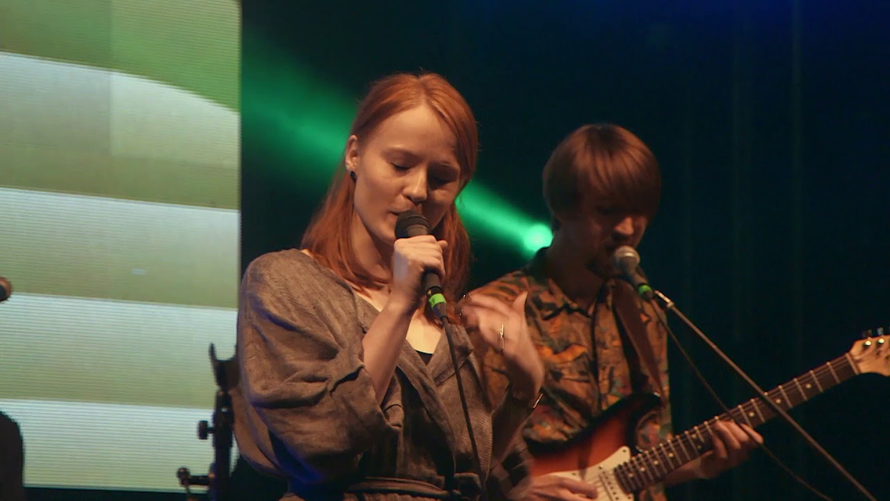 Nepāriet - Jaunībai (Lorete Medne)