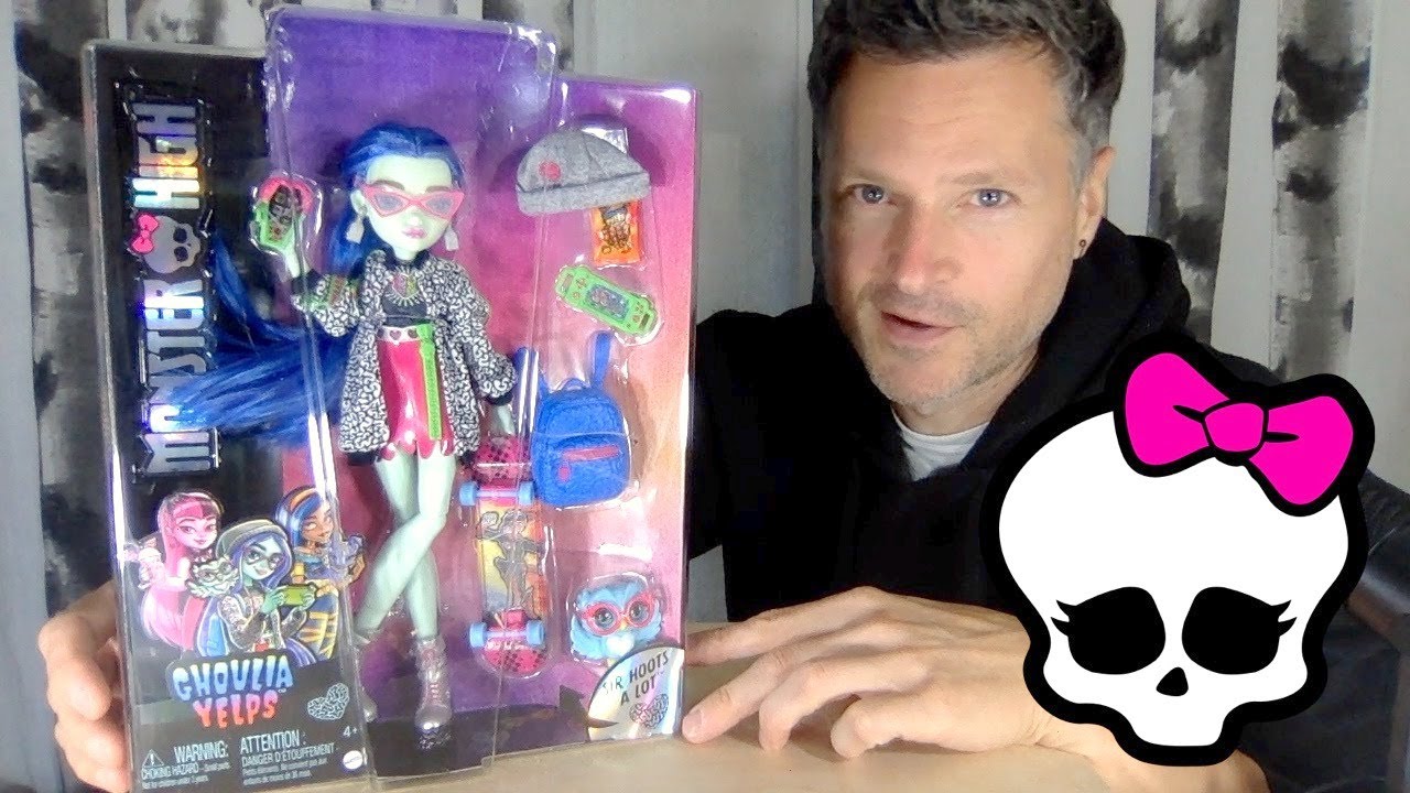 Everyone Loves Ghoulia Yelps Monster High G3 2022 Unboxing Review Comparison HHK58