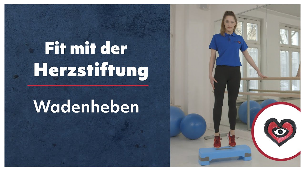 Fit mit der Herzstiftung - Wadenheben auf einer Treppenstufe
