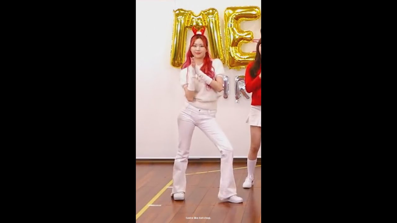 [JANE FOCUS] MOMOLAND 모모랜드 제인 직캠 레디올낫 'Ready Or Not' Dance Practice Christmas ver.