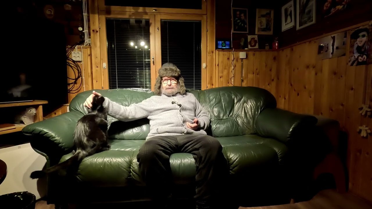 Korvessa eläjät Oskari ja Miisu. On Ihmejuttu.