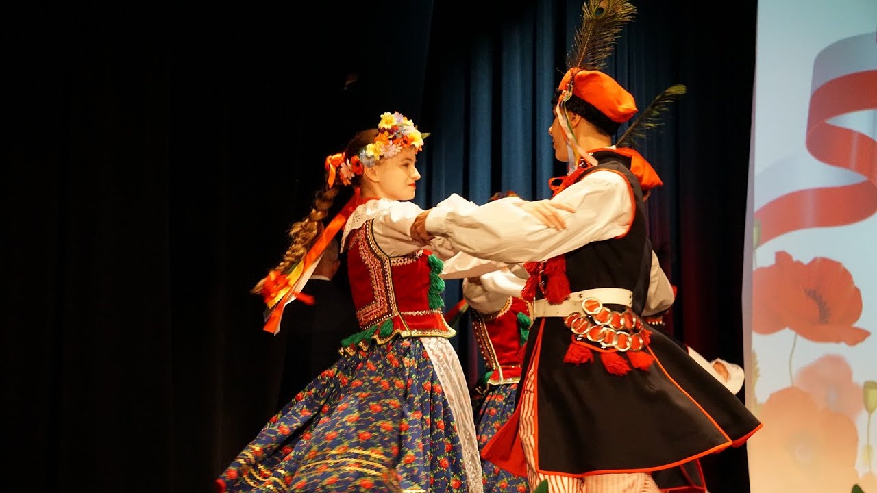 Zesp&oacute;ł Tańca Ludowego &bdquo;Bandanki&rdquo; oczarował Ustrzyki Dolne