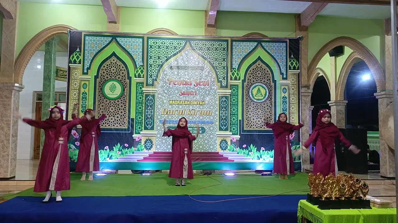PENTAS SENI SANTRI TPQ& MADRASAH DARUL KIROM. 