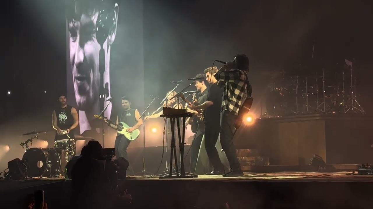 Shawn Mendes - Isn&rsquo;t That Enough live in Boston