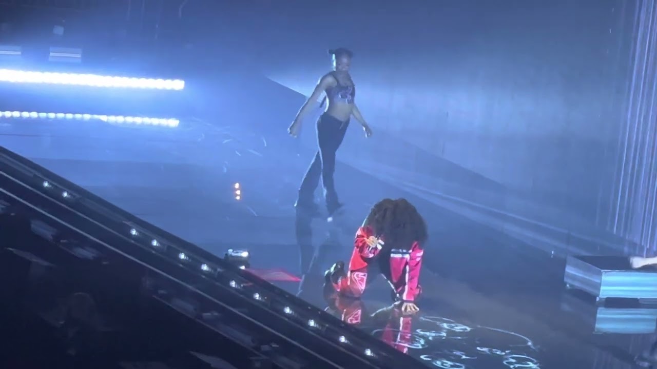 SZA - I Hate U @ MSG 03-04-2023