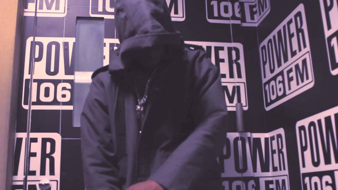 Travi$ Scott ft. 2 Chainz & T.I. Live In Studio Performance To Upper Echelon On The #LIFTOFF