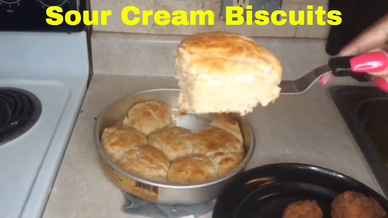 HOW TO MAKE AMAZING BUTTERY SOUR CREAM BISCUITS/Easy and tasty biscuit recipe