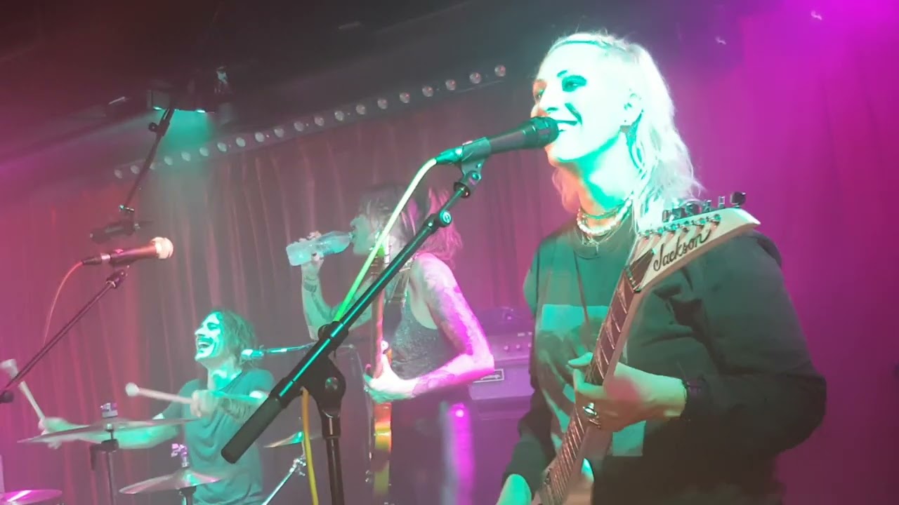 LUCIE SUE at Ramsgate Music Hall,  Ramsgate, 6-2-26 (8)