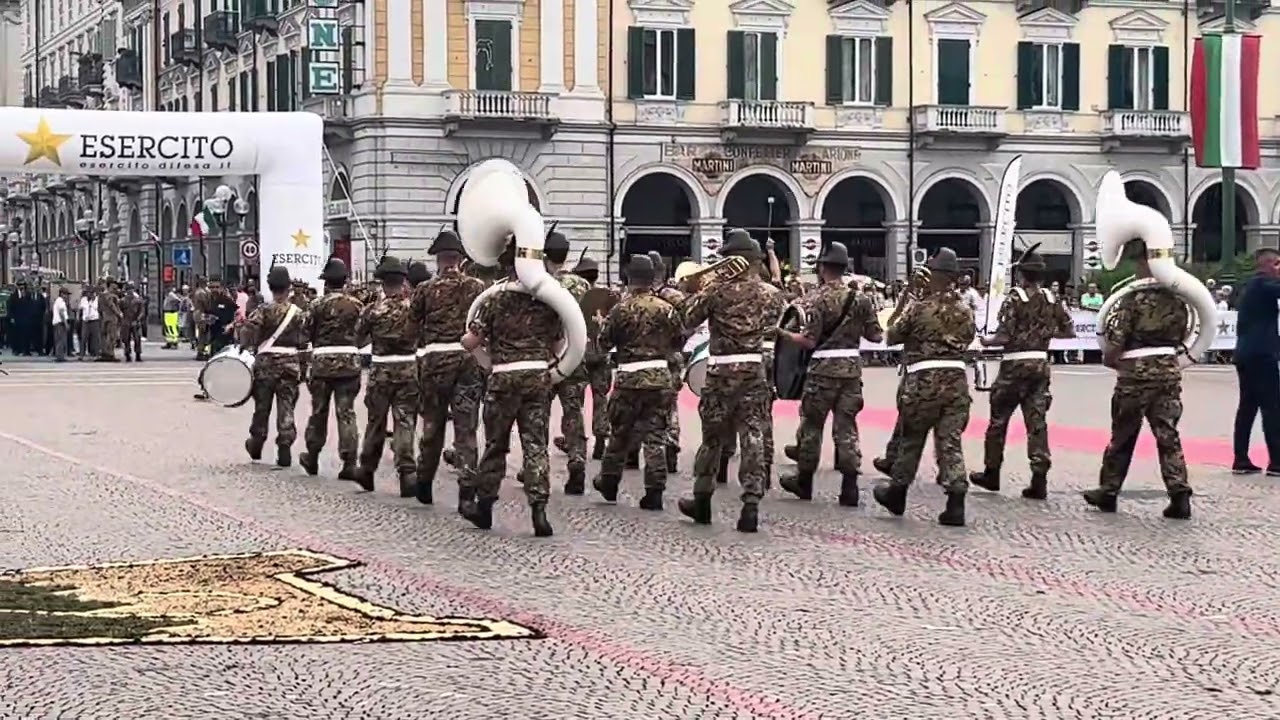 Cuneo, in piazza Galimberti arriva la Brigata Alpina Taurinense