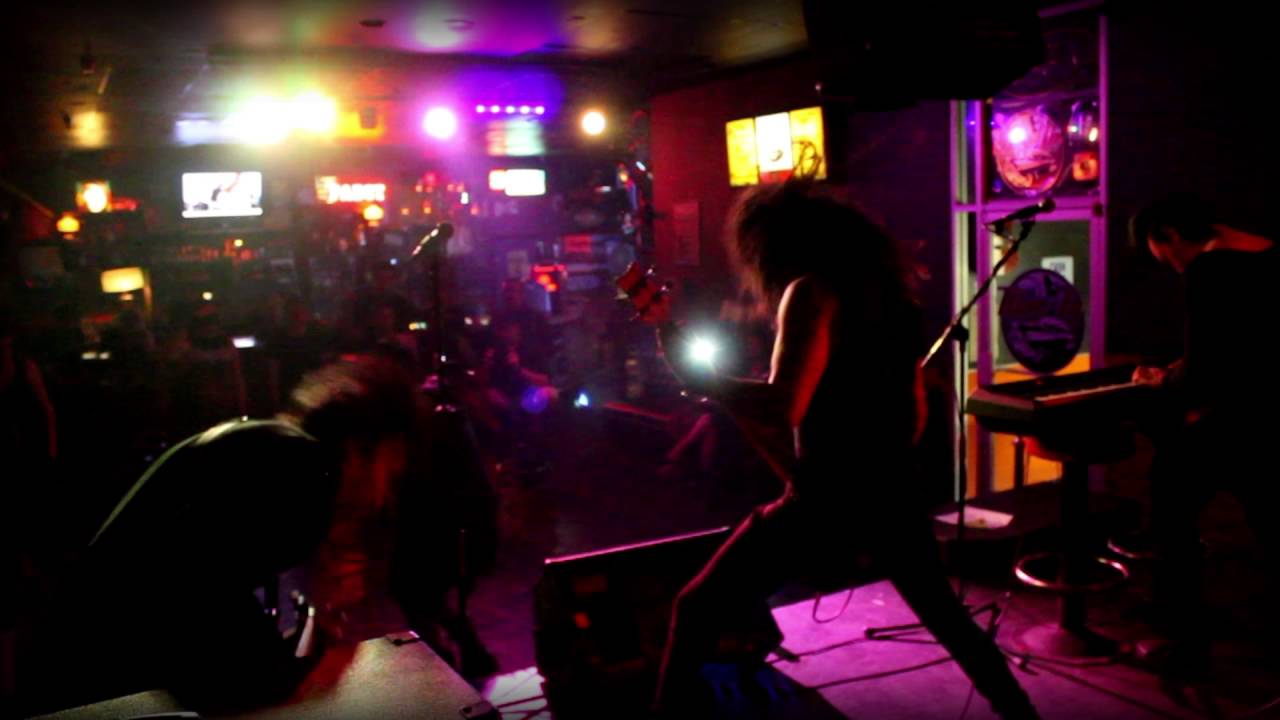 Dark Altar-Gutter (Live)