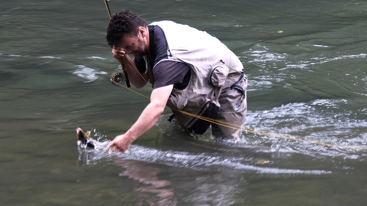 Ribari od smetljišta sagradili revir za fly fishing - 4K cinema