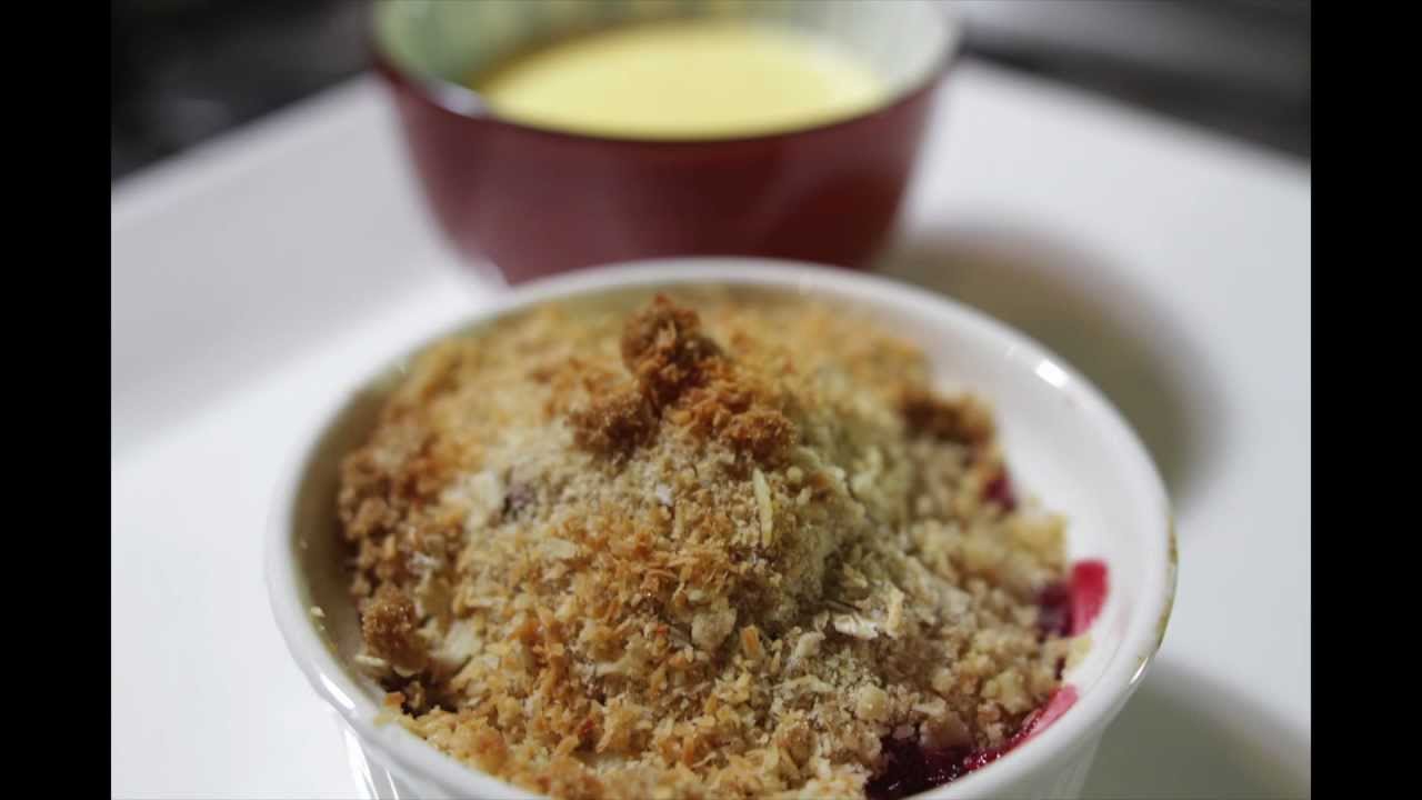 Apple and rhubarb crumble