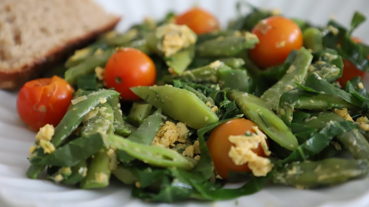 Sauteed Green Beans and Collard Greens with Eggs Recipe - Heghineh Cooking Show