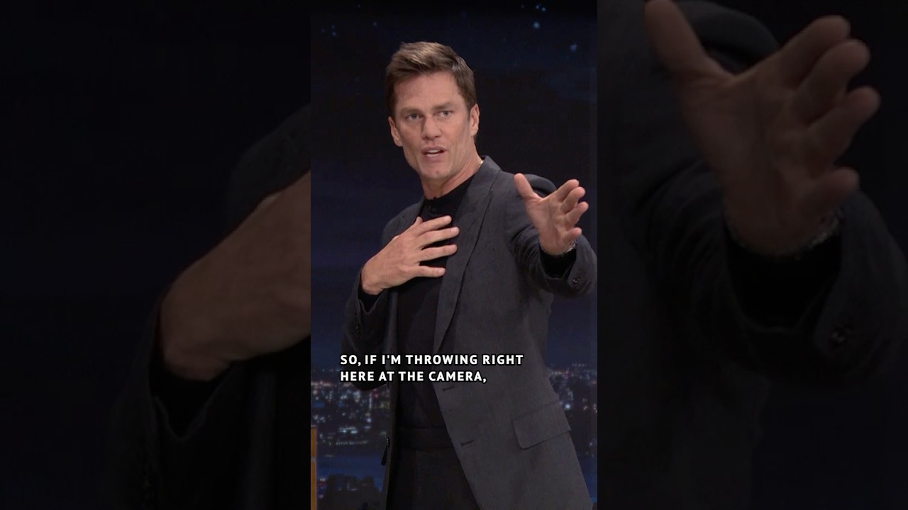 #TomBrady teaches Jimmy how to perfect his throw! 🏈 #FallonTonight