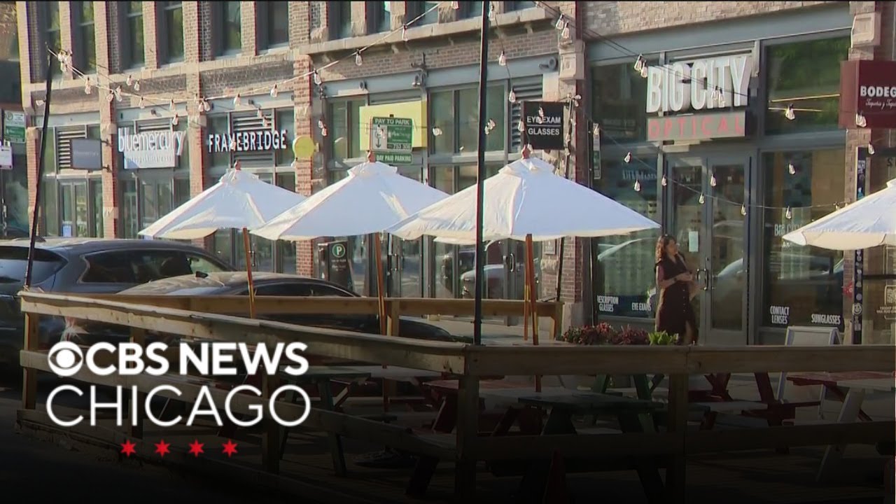 Late-summer heat in Chicago leads to stalled bridges, people seeking relief