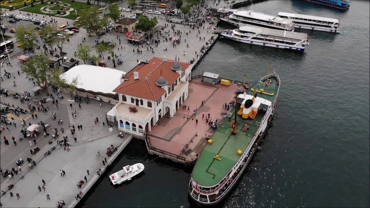 Kadıköy iskele ve gemiler