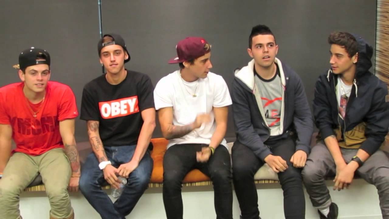 An OCEANUP Interview with The Janoskians