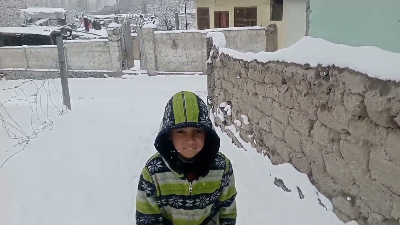 Children paying in snow || skiing||enjoying snowfall 